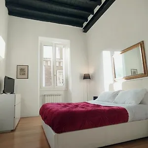 https://casa-tiffany-piazza-di-spagna.it-romehotels.com
