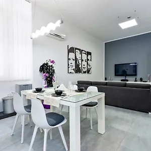 https://mstudio-loft.lecce-hotels.com